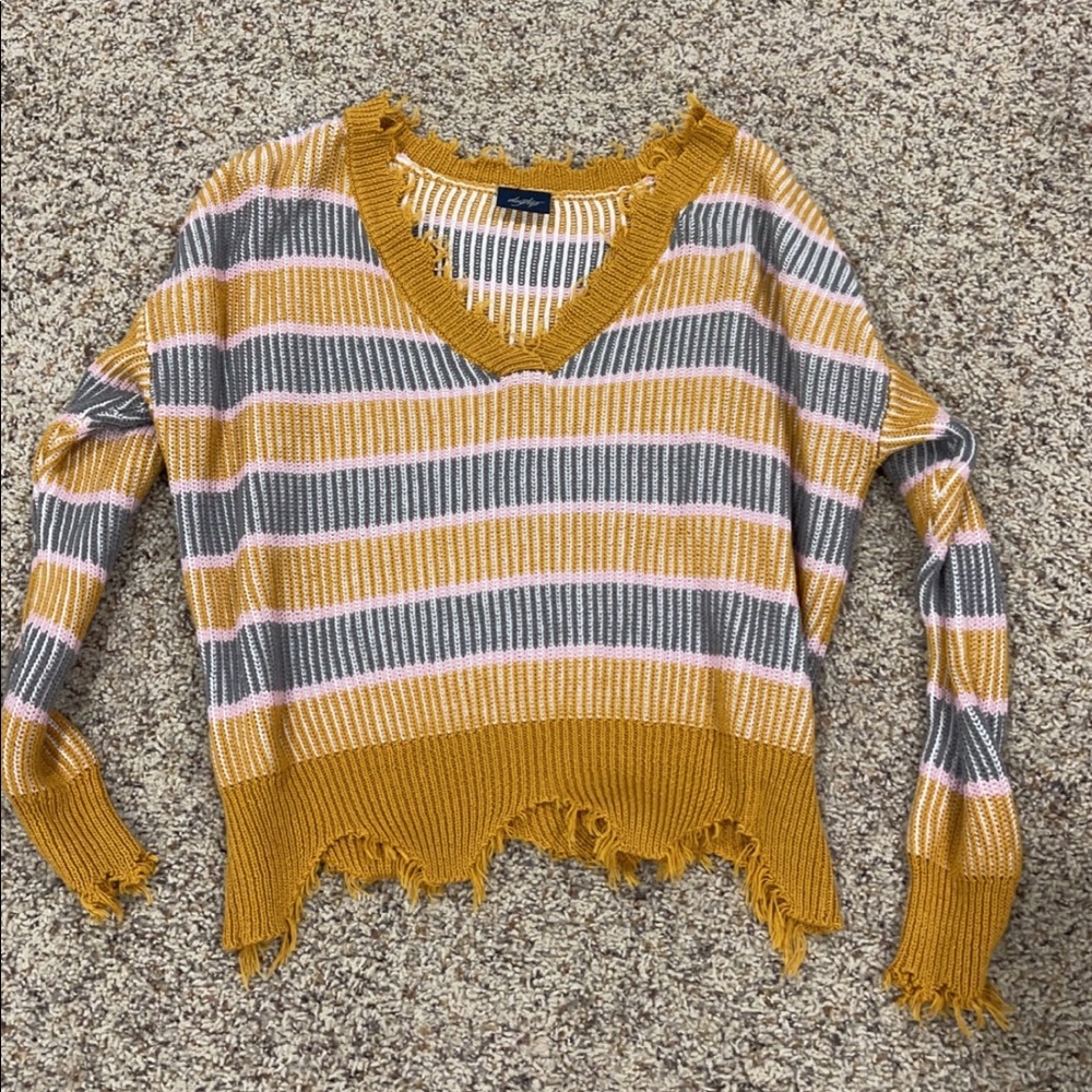 very cute sweater and different colors